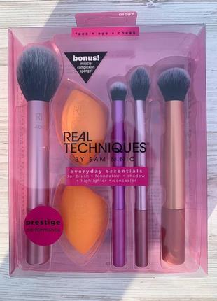 Набор кисточек для макияжа real techniques everyday essentials makeup brush set2 фото