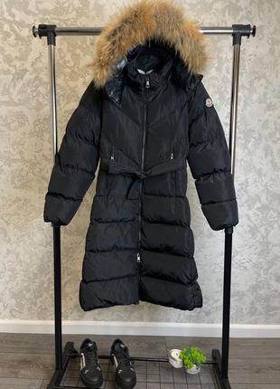 Пуховик в стиле moncler