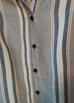 Удлиненная рубашка в полоску с длинными разрезами по бокам9 фото