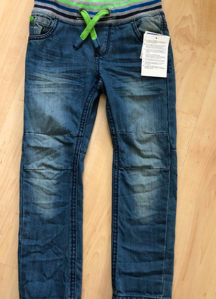 Фирменные джинсы для мальчика 104 см takko fashion