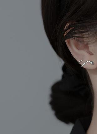 Сережки срібні подвійні змійки, сережки у вигляді змії із зеленими очками, срібло 925 проби