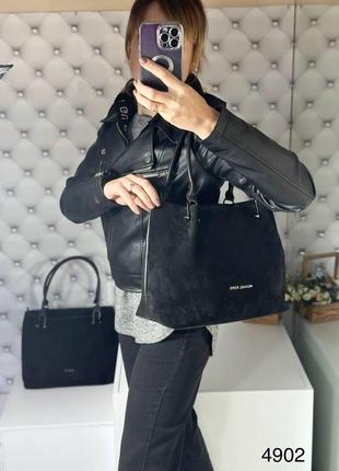 Женская сумка классическая небольшая удобная замша черная8 фото