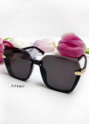 Трендовые черные солнцезащитные очки6 фото