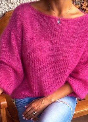 Яркий мохеровый свитер