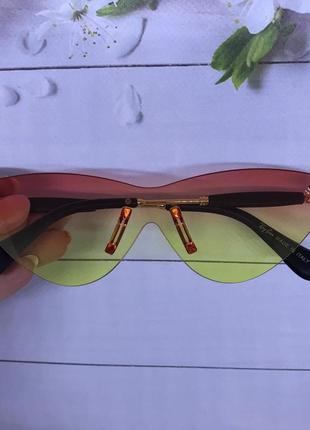 Стильные солнцезащитные очки без оправы4 фото