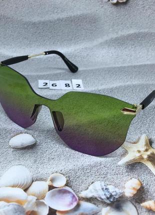 Стильные солнцезащитные очки без оправы5 фото