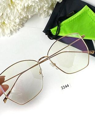 Имиджевые очки - бабочки в металлической оправе