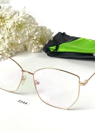 Имиджевые очки - бабочки в металлической оправе