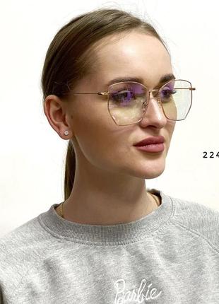 Имиджевые очки - бабочки в металлической оправе