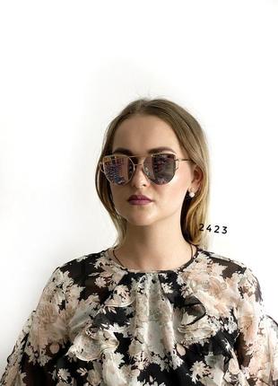 Стильные солнцезащитные очки (цвет розовый в золотистой оправе,зеркальные)4 фото