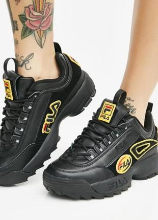 Женские демисезонные кроссовки fila disruptor ll patches 38,5р черного цвета