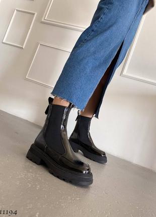 Черные натуральные лакированные лаковые зимние ботинки челси с резинками на резинках толстой подошве без молнии лак зима трендовые2 фото