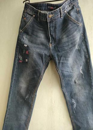 Стильные джинсы для парня с потертостями, 32р2 фото