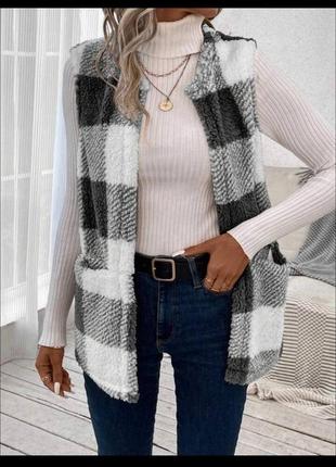 Безрукавка махровая жилетка короткий мех махра воротник плащевка поперечный воротник...