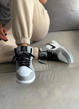 Шикарная стильная женская обувь кроссовки nike air jordan retro 1 grey (fur)налочный топ новинка