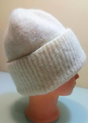 Зимняя белая вязано-валяная шапка бини, 100% шерсть1 фото
