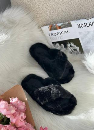 Жіночі хутряні м'якенькі домашні капці з відкритим носочком чорні4 фото