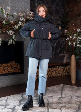 Теплая зимняя куртка с капюшоном талия на резинке оливковая черная молочная мокко удлиненная курточка парка ветровка пуффер пуховик1 фото
