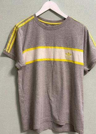 Футболка adidas