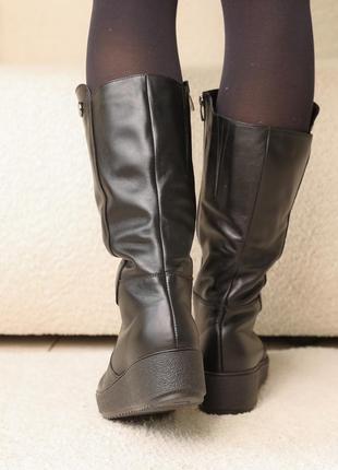 Стильні чорні чоботи жіночі на танкетці з хутром шкіряні/натуральна шкіра -жіноче взуття н...