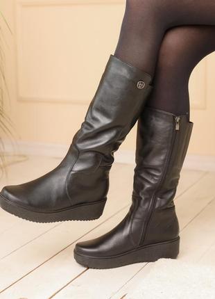 Стильні чорні чоботи жіночі на танкетці з хутром шкіряні/натуральна шкіра -жіноче взуття н...