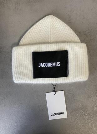 Шапка в стиле jacquemus