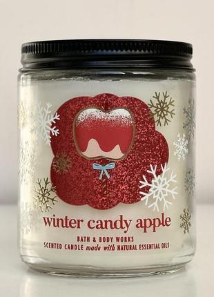 Парфюмированная свеча winter candy apple от bath and body works1 фото