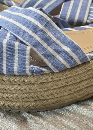 Босоножки фирменные