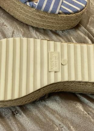 Босоножки фирменные