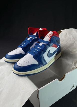 Кросівки жіночі jordan 1 mid