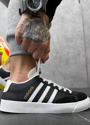 Класичні стильні чоловічі кросівки  в стилі адідас adidas grant шкіряні