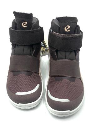 Оригінальні черевики від бренду ecco на системі gore tex