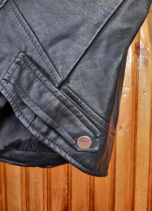 Байкерская куртка косуха sinsay. мягкая искусственная кожа.6 фото