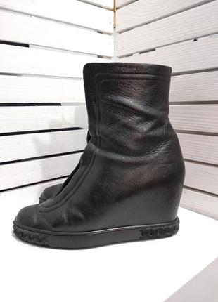 Черевики чоботи casadei