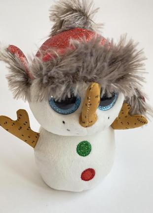 Мягкая игрушка снеговик buttons ty в новогодней шапке глазастик