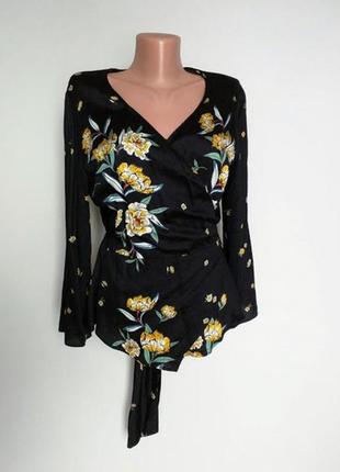Стильная черная блуза на запах в цветочный принт с поясом декольте вискоза зара акция1 фото