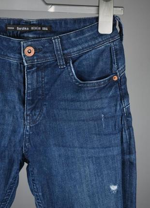 Bershka синие джинсы размер 26 bershka джинсы размер: 26