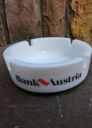 Фарфорова попельничка bank austria.