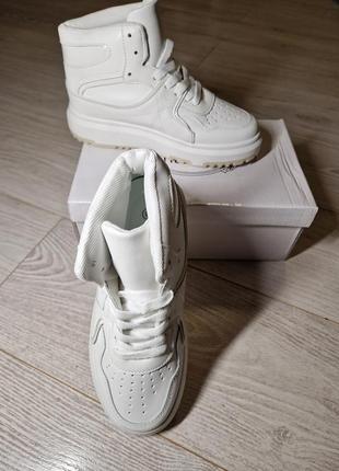 Белые хайтопы ботинки кроссовки деми2 фото