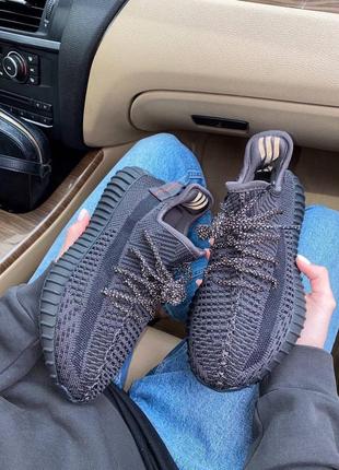 Кроссовки adidas yeezy 350 black (рефлектив шнурки)4 фото