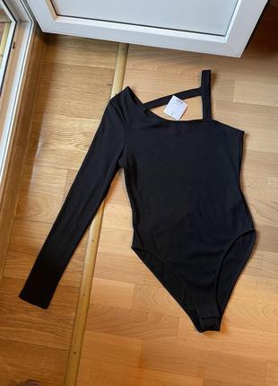 Новое боди на одно плечо бодик на один рукав с биркой рубчик в стиле cher17