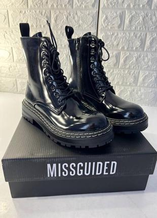 Круті черевики від missguided  нові