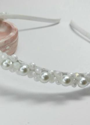 Нежный обруч,, декорированный бусинами