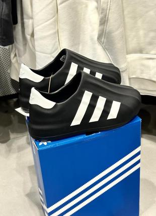 Adidas крутезні кроси кросівки колоші