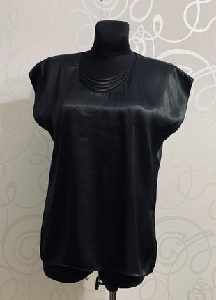Блузка черная с коротким рукавом