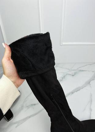 Женские зимние черные ботфорты из эко замши на меху6 фото
