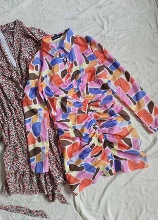 Платье рубашка драпировка утяжка разноцветное акварельный принт на пуговицах мини абстракция