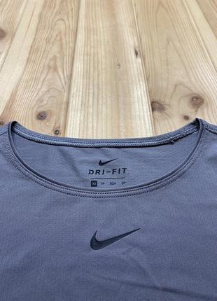 Спортивна футболка nike dri-fit pro combat running з нових колекцій2 фото