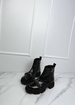 Крутые зимние женские ботинки из наплака черные9 фото