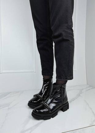 Женские зимние черные ботинки из натуральной кожи наплака6 фото